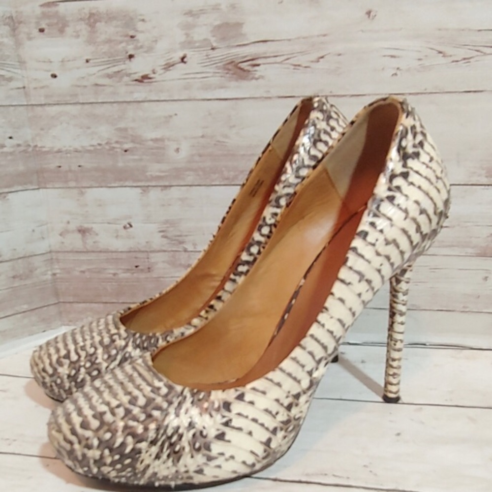 L.A.M.B Snakeskin Leather Prissy Pumps EUC…